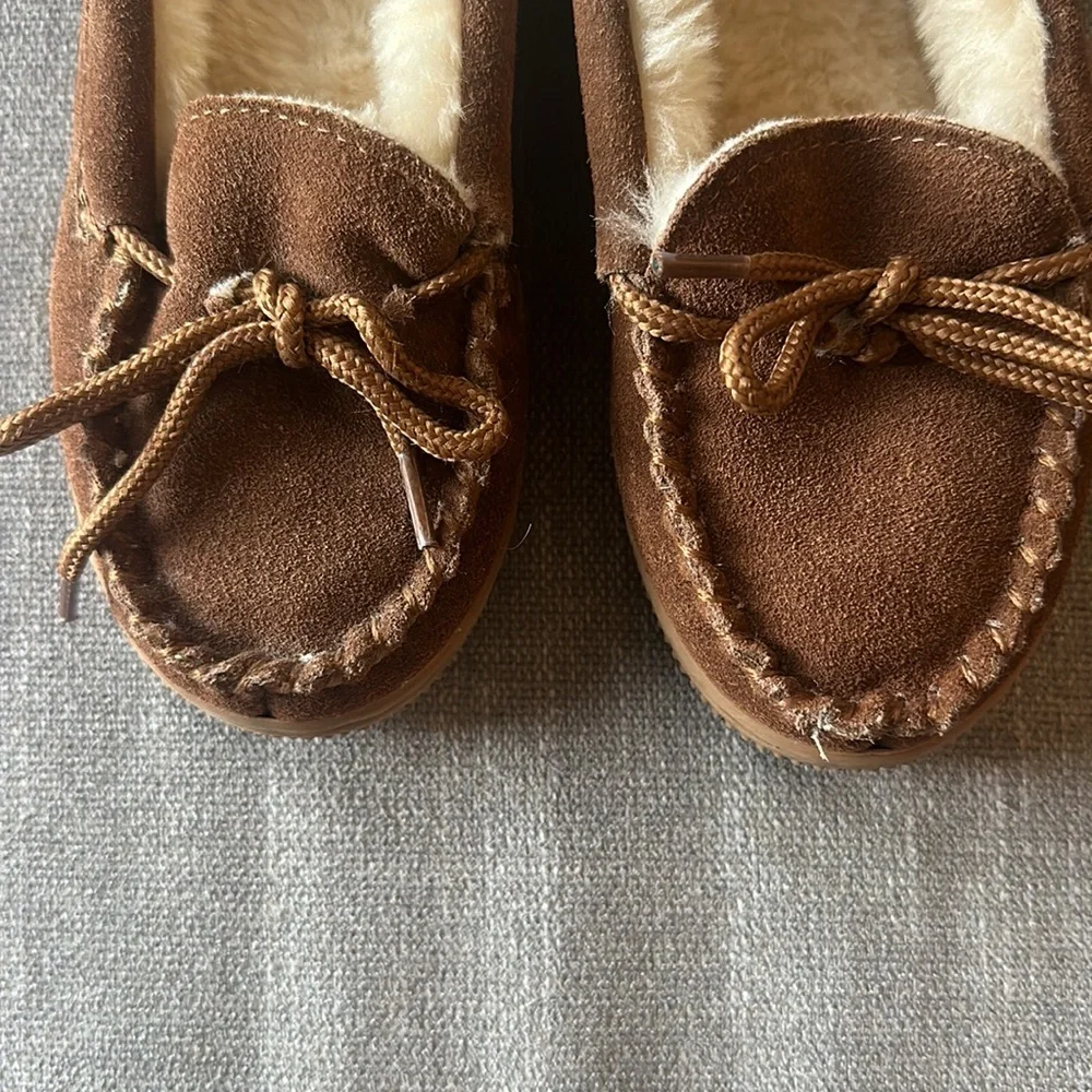 Lamo Youth Brown Suede Faux Sherpa Lined Moccasin Slippers Size 12